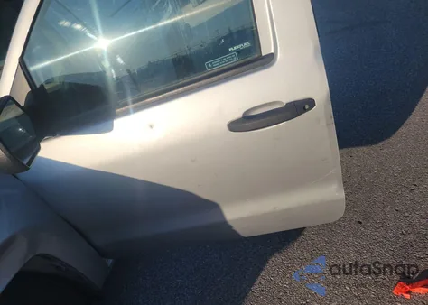 2015 Chevrolet Silverado C1500 z USA, uszkodzony, nr VIN 1GCNCPEH3FZ322270